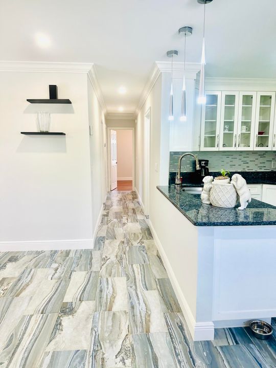 For Rent: $3,800 (4 beds, 2 baths, 1272 Square Feet)