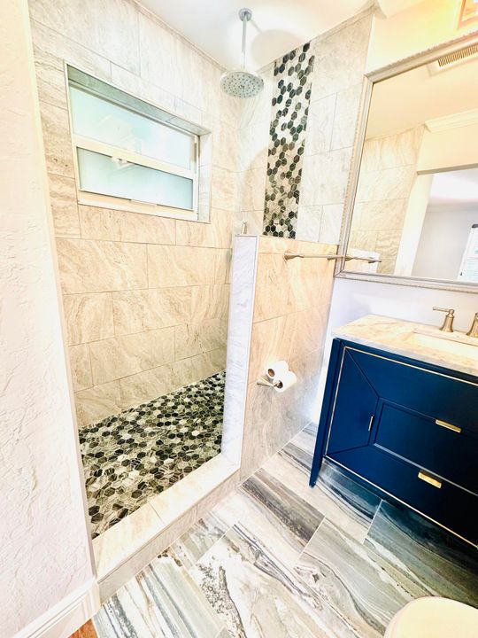 For Rent: $3,800 (4 beds, 2 baths, 1272 Square Feet)