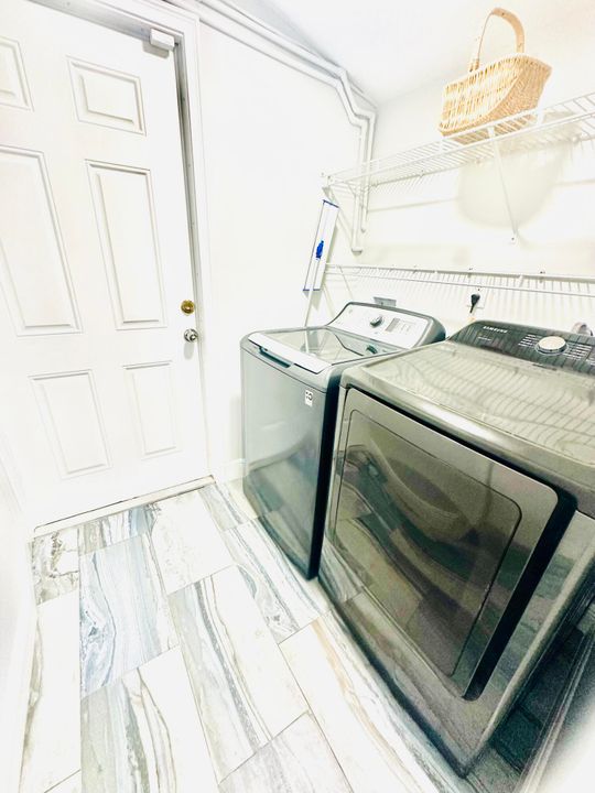 For Rent: $3,800 (4 beds, 2 baths, 1272 Square Feet)