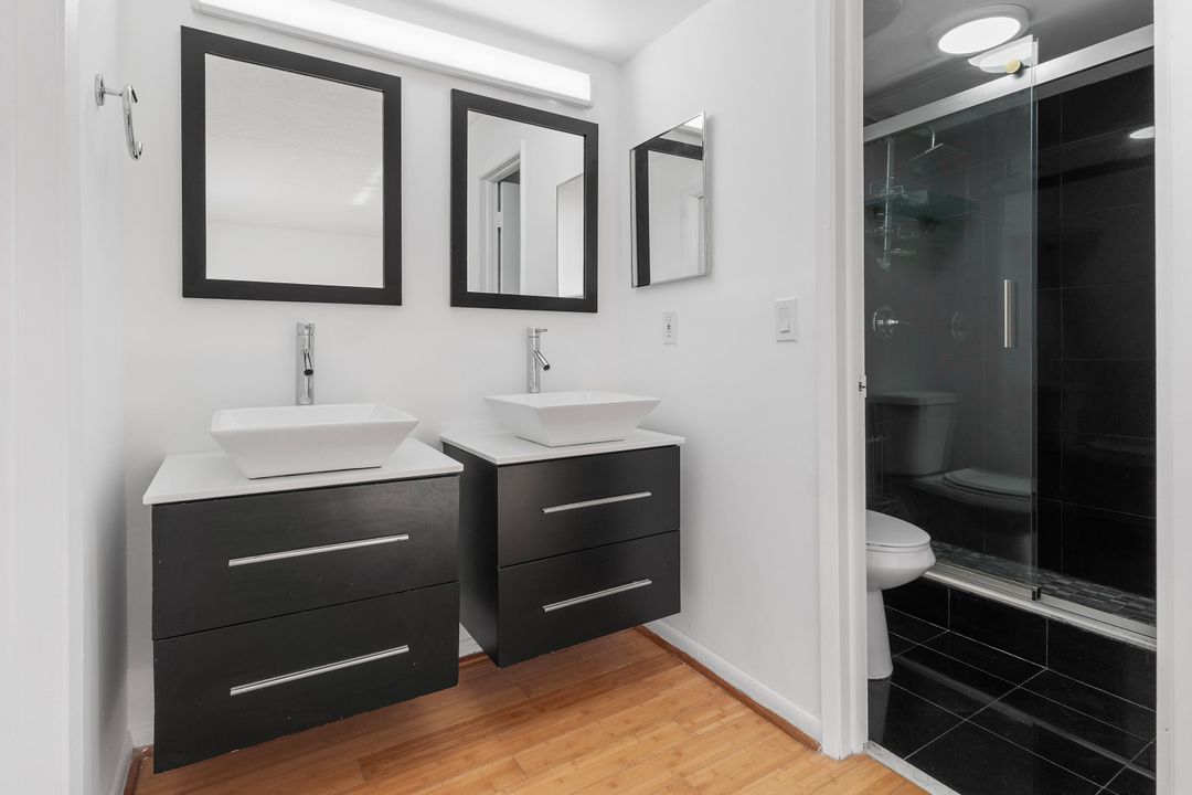 For Rent: $2,600 (2 beds, 2 baths, 1175 Square Feet)