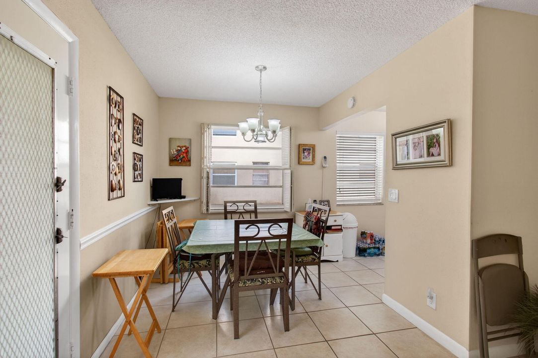 На продажу: $120,000 (2 спален, 2 ванн, 907 Квадратных фут)