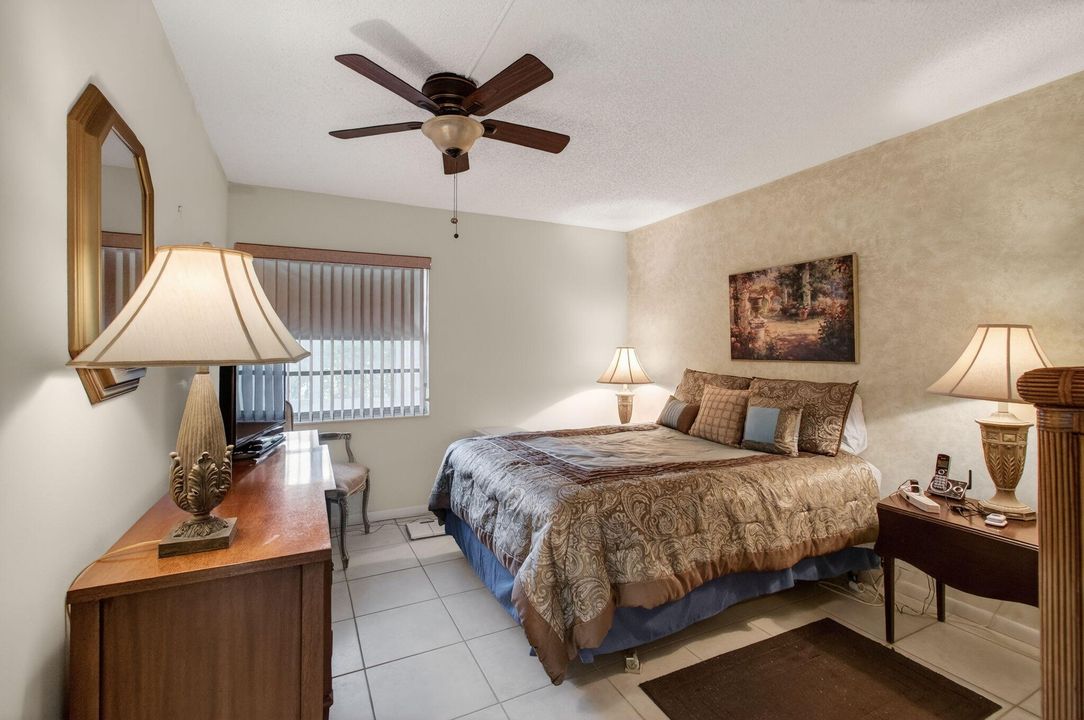 На продажу: $120,000 (2 спален, 2 ванн, 907 Квадратных фут)