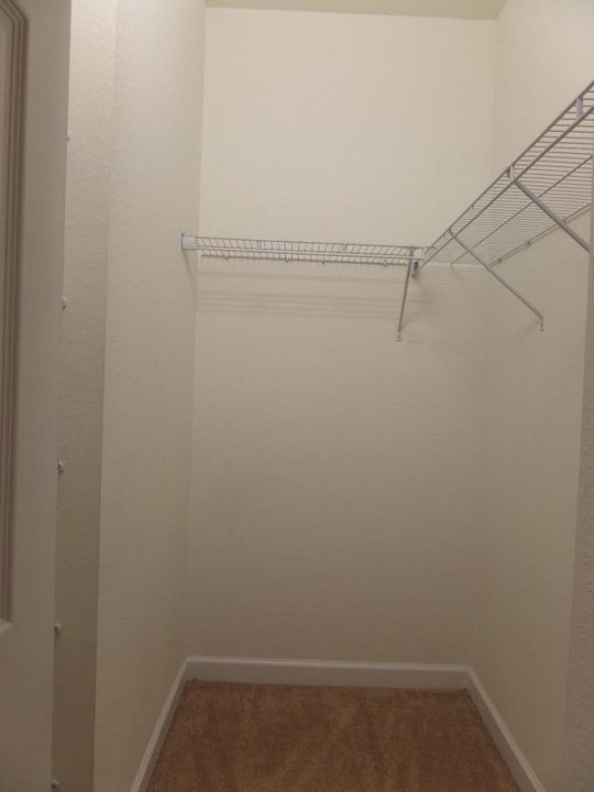 For Rent: $3,200 (3 beds, 3 baths, 1869 Square Feet)