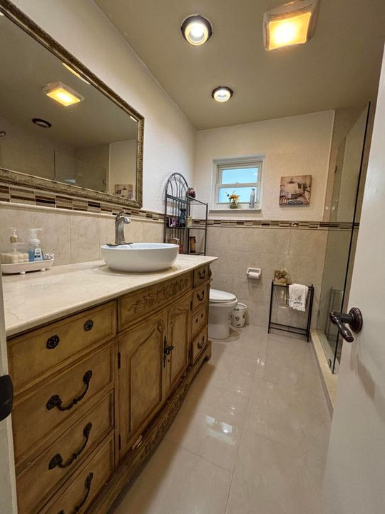 For Sale: $550,000 (3 beds, 2 baths, 1712 Square Feet)