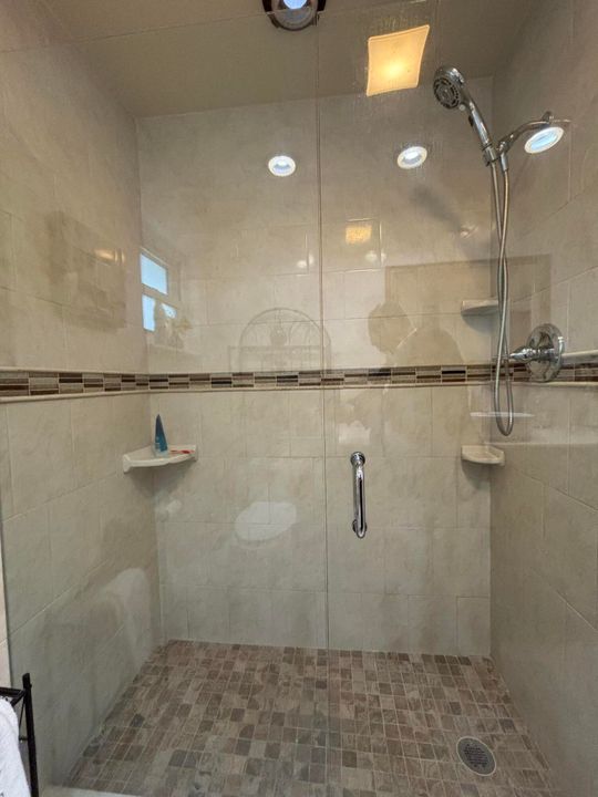 For Sale: $550,000 (3 beds, 2 baths, 1712 Square Feet)