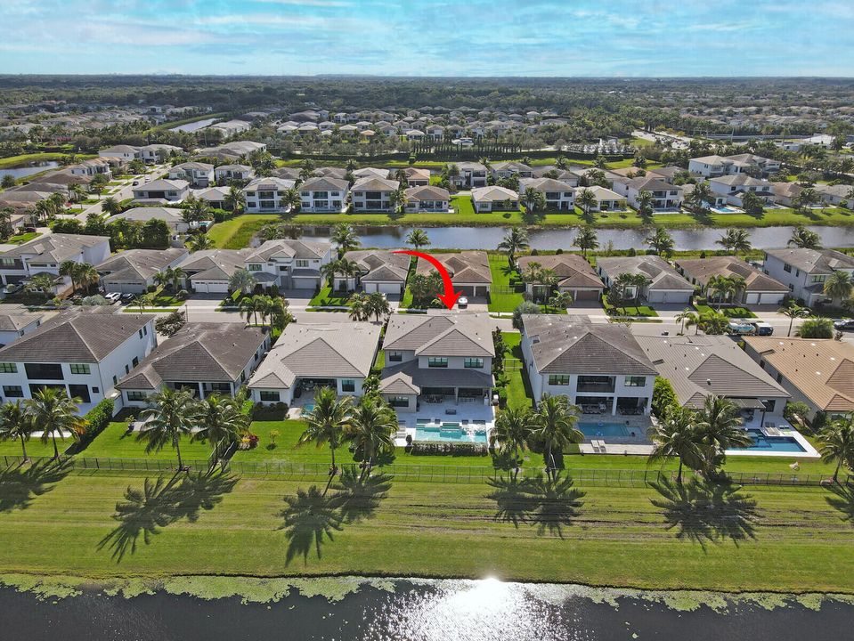 For Sale: $2,800,000 (5 beds, 5 baths, 4862 Square Feet)