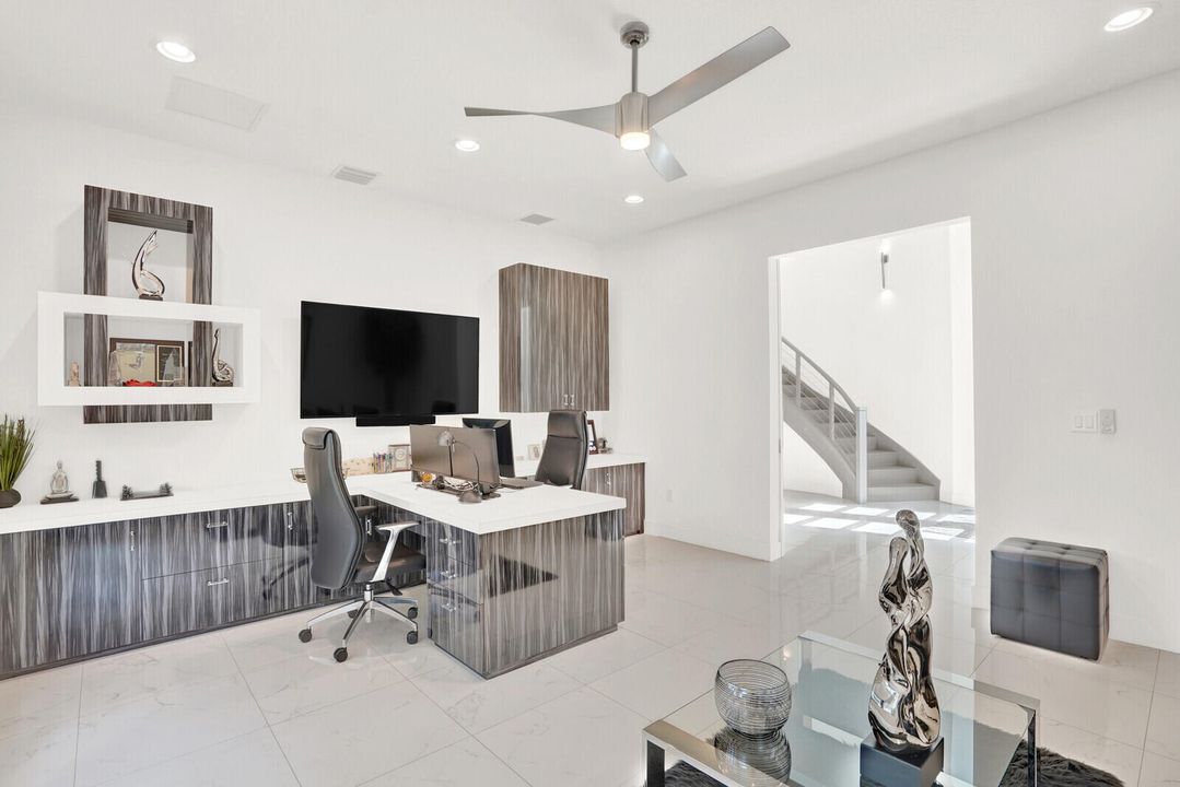 For Sale: $2,800,000 (5 beds, 5 baths, 4862 Square Feet)