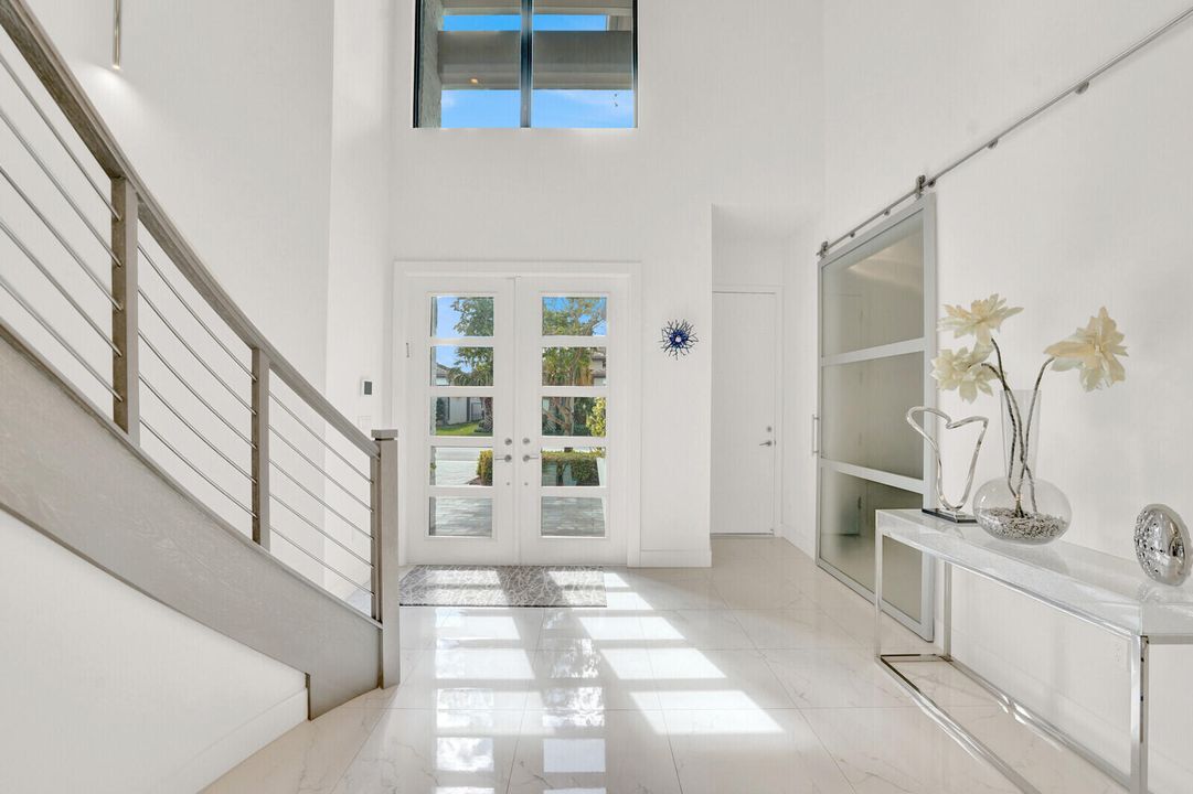 For Sale: $2,800,000 (5 beds, 5 baths, 4862 Square Feet)