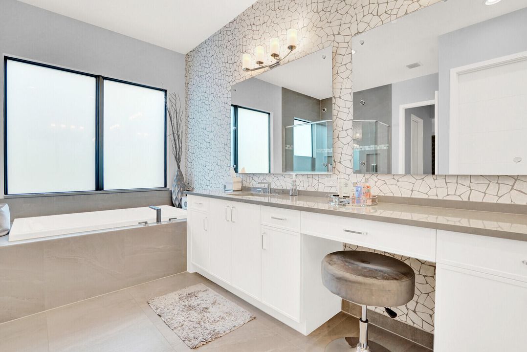 For Sale: $2,800,000 (5 beds, 5 baths, 4862 Square Feet)