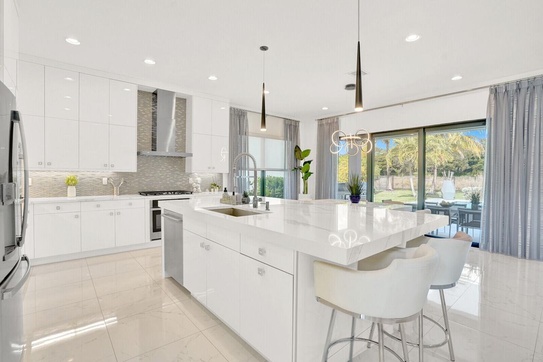 For Sale: $2,800,000 (5 beds, 5 baths, 4862 Square Feet)