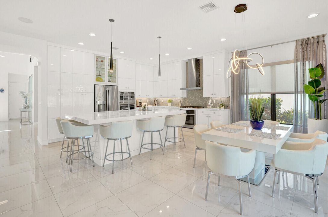 For Sale: $2,800,000 (5 beds, 5 baths, 4862 Square Feet)