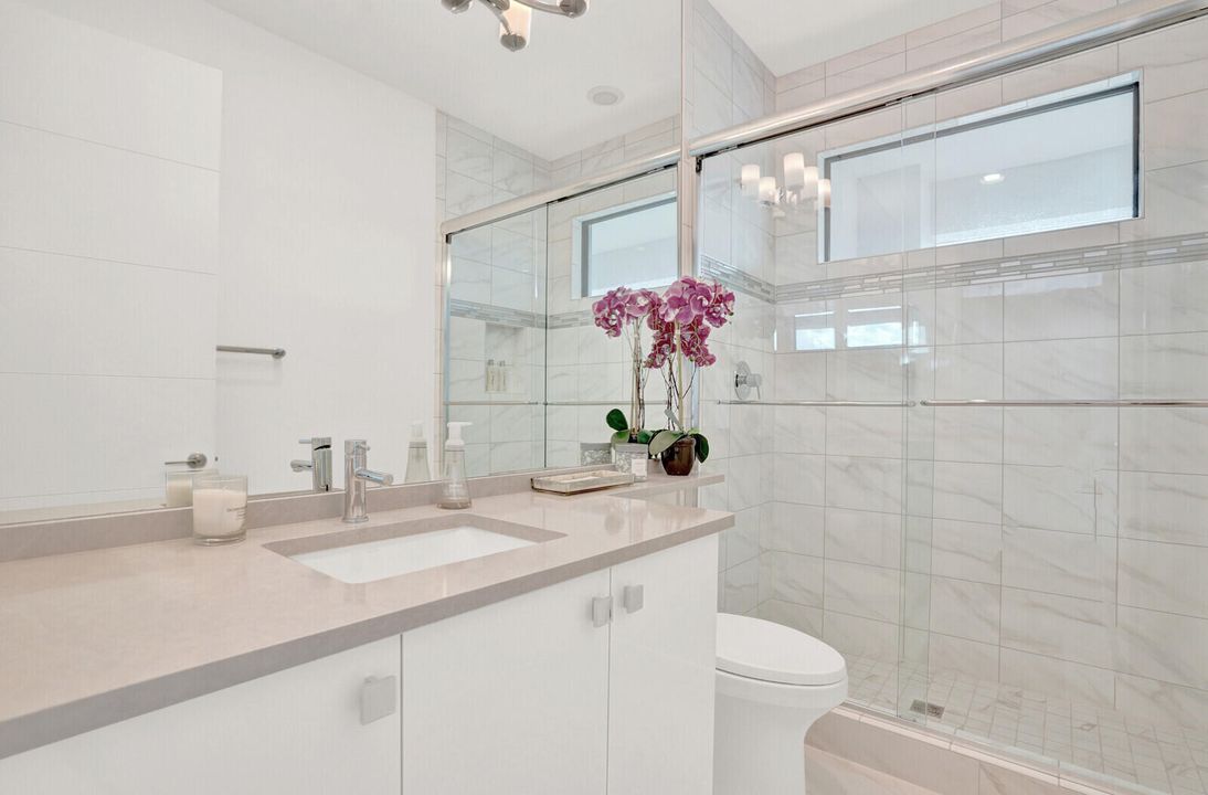 For Sale: $2,800,000 (5 beds, 5 baths, 4862 Square Feet)