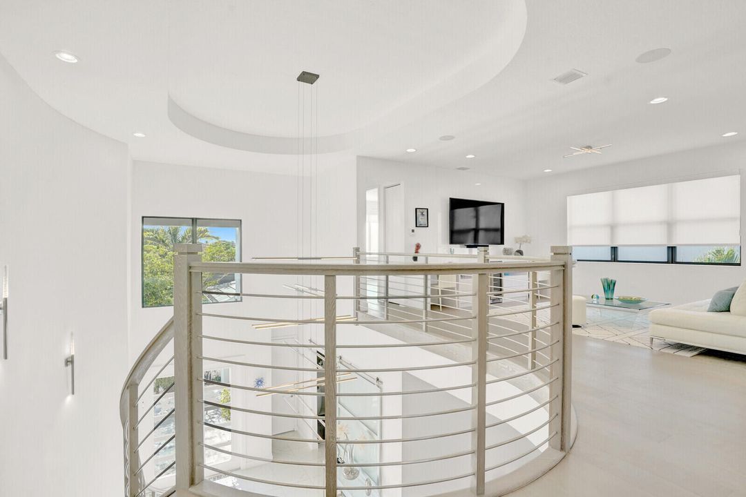 For Sale: $2,800,000 (5 beds, 5 baths, 4862 Square Feet)