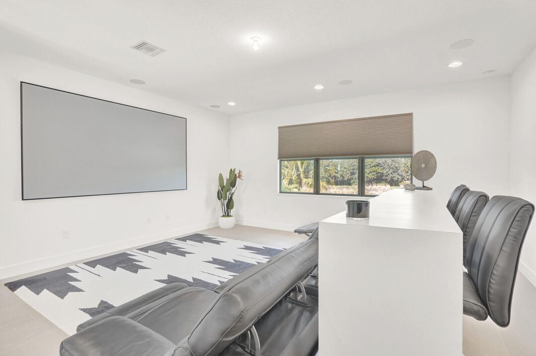 For Sale: $2,800,000 (5 beds, 5 baths, 4862 Square Feet)