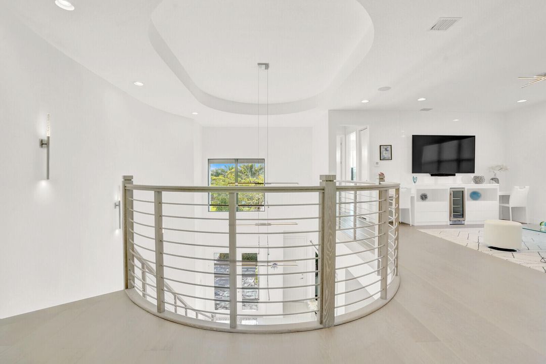 For Sale: $2,800,000 (5 beds, 5 baths, 4862 Square Feet)