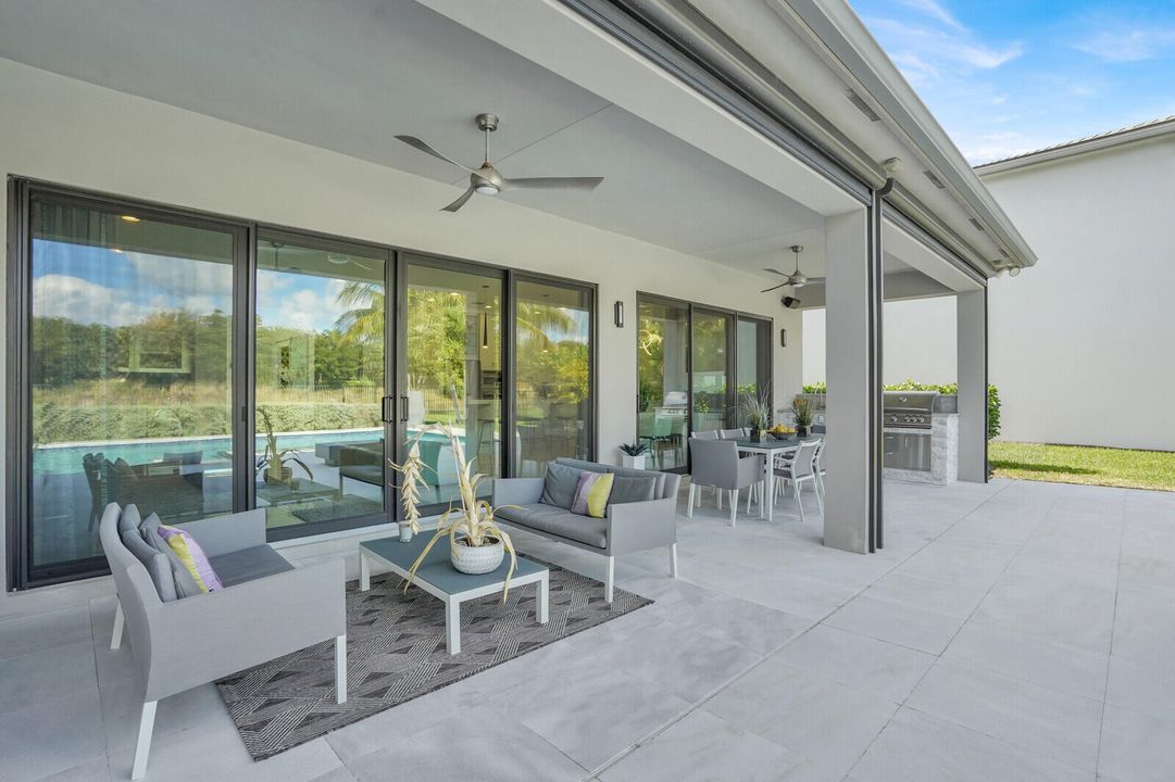 For Sale: $2,800,000 (5 beds, 5 baths, 4862 Square Feet)