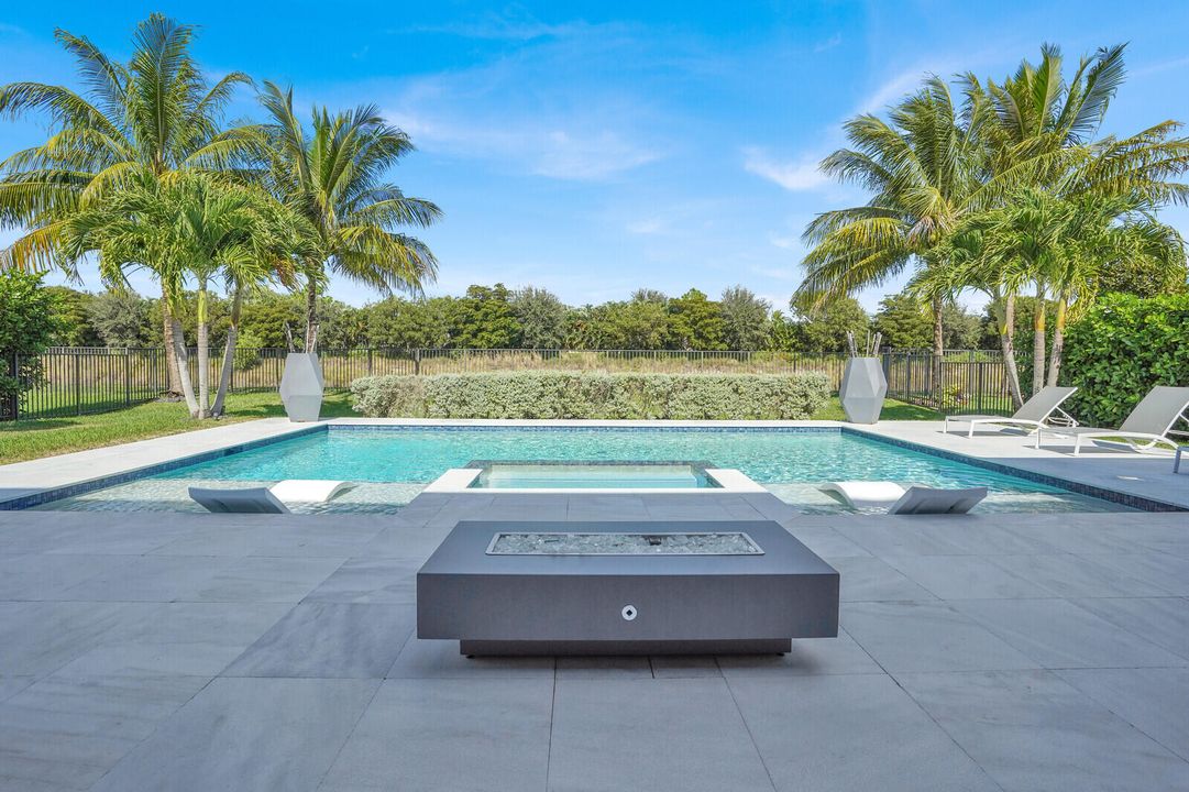 For Sale: $2,800,000 (5 beds, 5 baths, 4862 Square Feet)