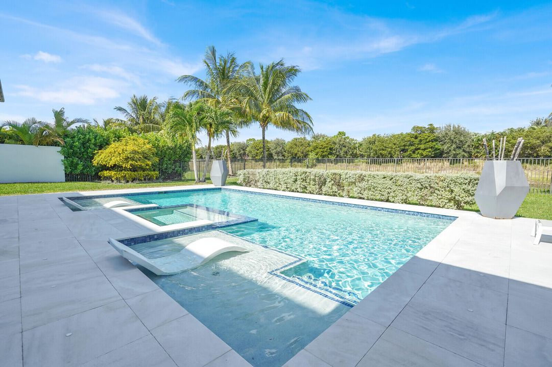 For Sale: $2,800,000 (5 beds, 5 baths, 4862 Square Feet)