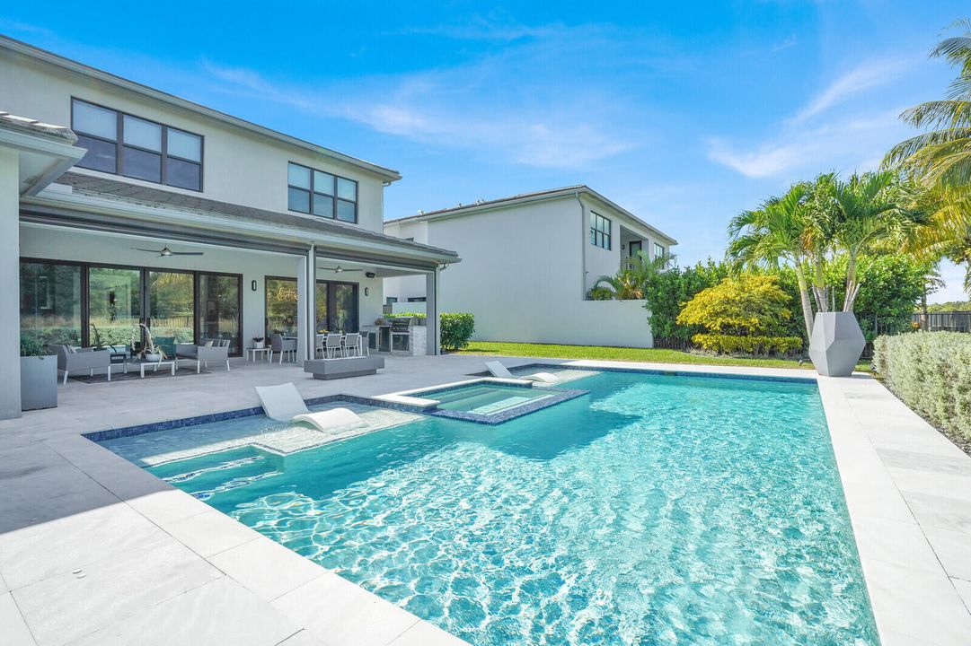 For Sale: $2,800,000 (5 beds, 5 baths, 4862 Square Feet)