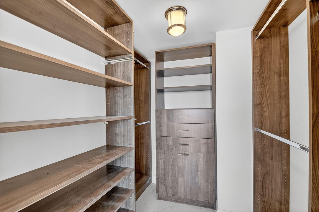 En Venta: $459,900 (2 camas, 2 baños, 1235 Pies cuadrados)