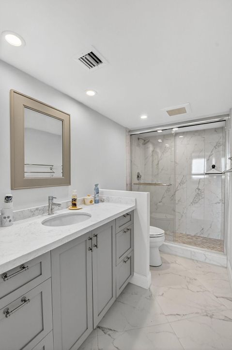 En Venta: $459,900 (2 camas, 2 baños, 1235 Pies cuadrados)