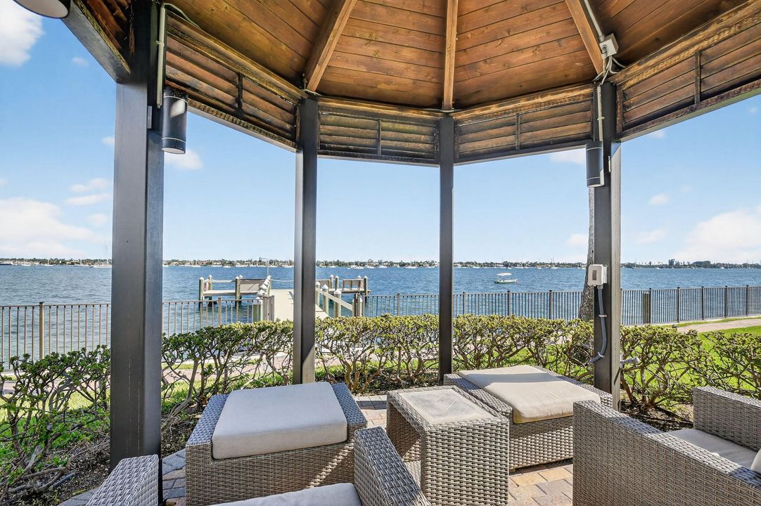 En Venta: $459,900 (2 camas, 2 baños, 1235 Pies cuadrados)