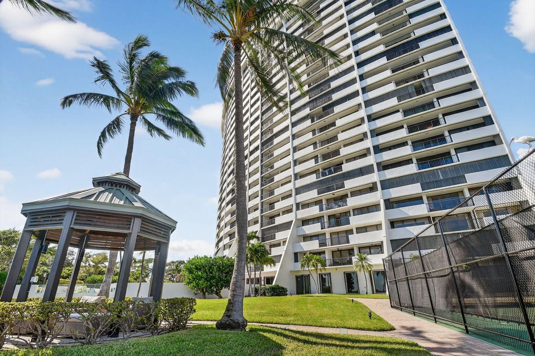 En Venta: $459,900 (2 camas, 2 baños, 1235 Pies cuadrados)