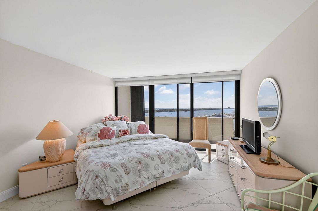 En Venta: $459,900 (2 camas, 2 baños, 1235 Pies cuadrados)