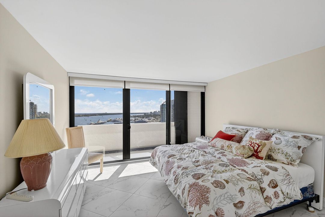 En Venta: $459,900 (2 camas, 2 baños, 1235 Pies cuadrados)