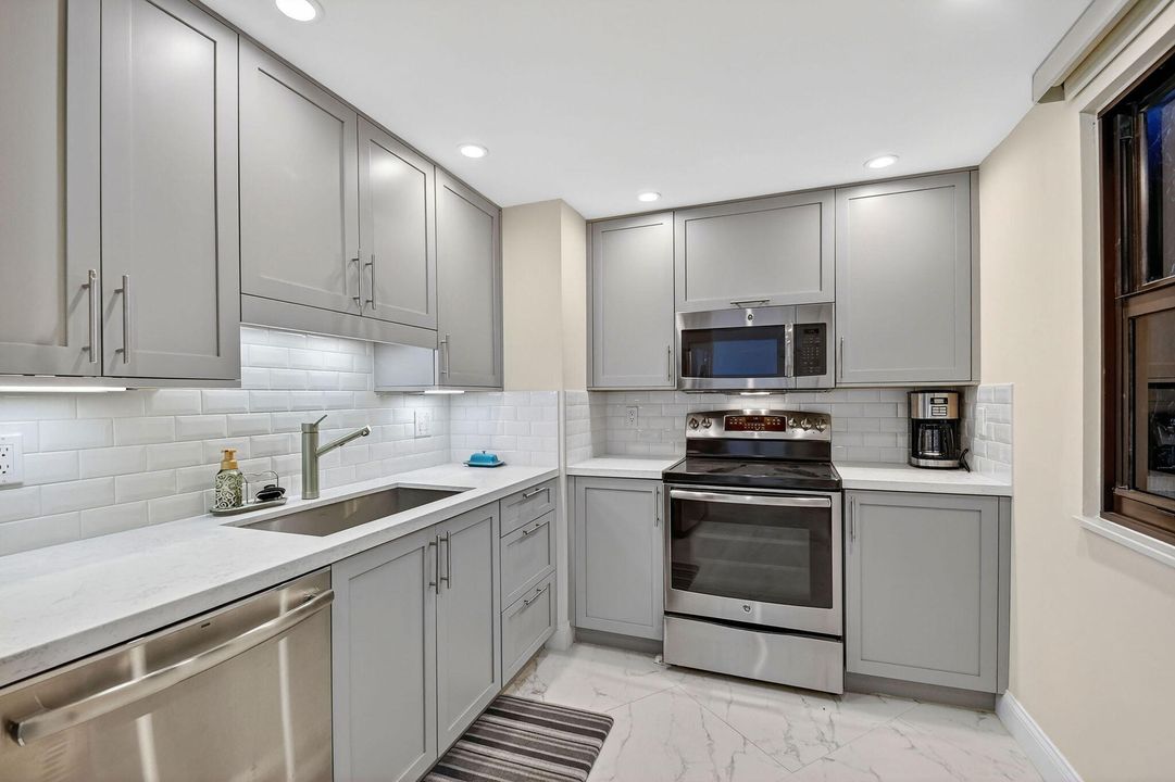 En Venta: $459,900 (2 camas, 2 baños, 1235 Pies cuadrados)