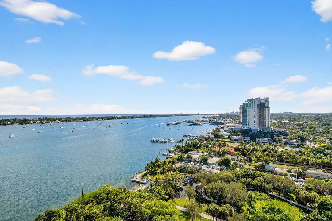 En Venta: $459,900 (2 camas, 2 baños, 1235 Pies cuadrados)