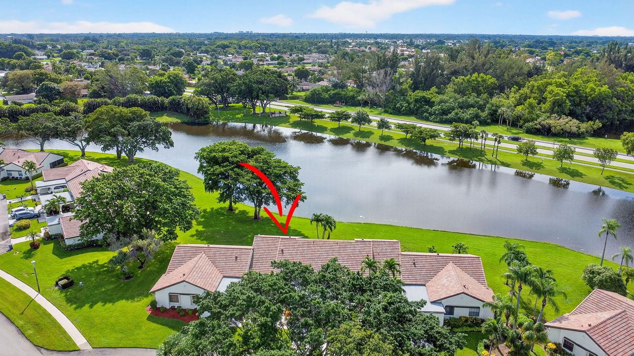 For Sale: $325,000 (2 beds, 2 baths, 1262 Square Feet)