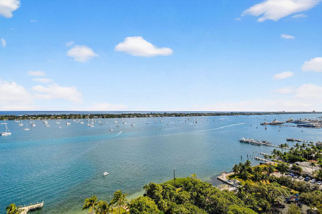 En Venta: $459,900 (2 camas, 2 baños, 1235 Pies cuadrados)