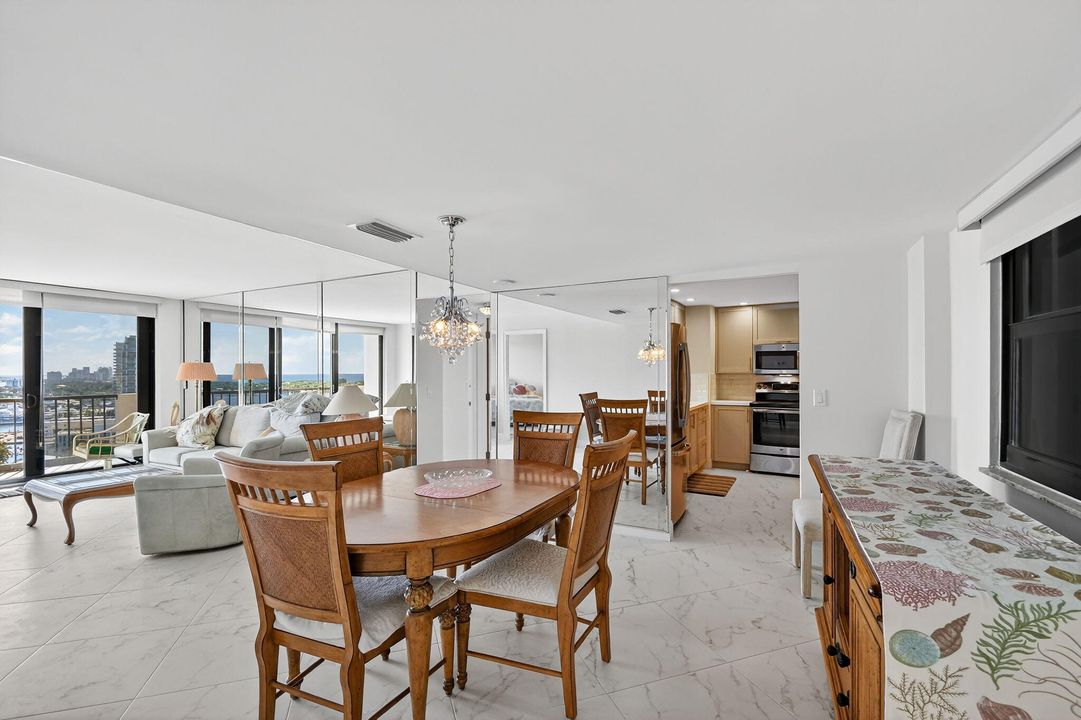 En Venta: $459,900 (2 camas, 2 baños, 1235 Pies cuadrados)