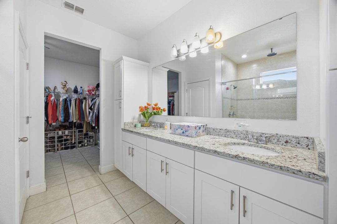 На продажу: $595,000 (4 спален, 3 ванн, 2466 Квадратных фут)