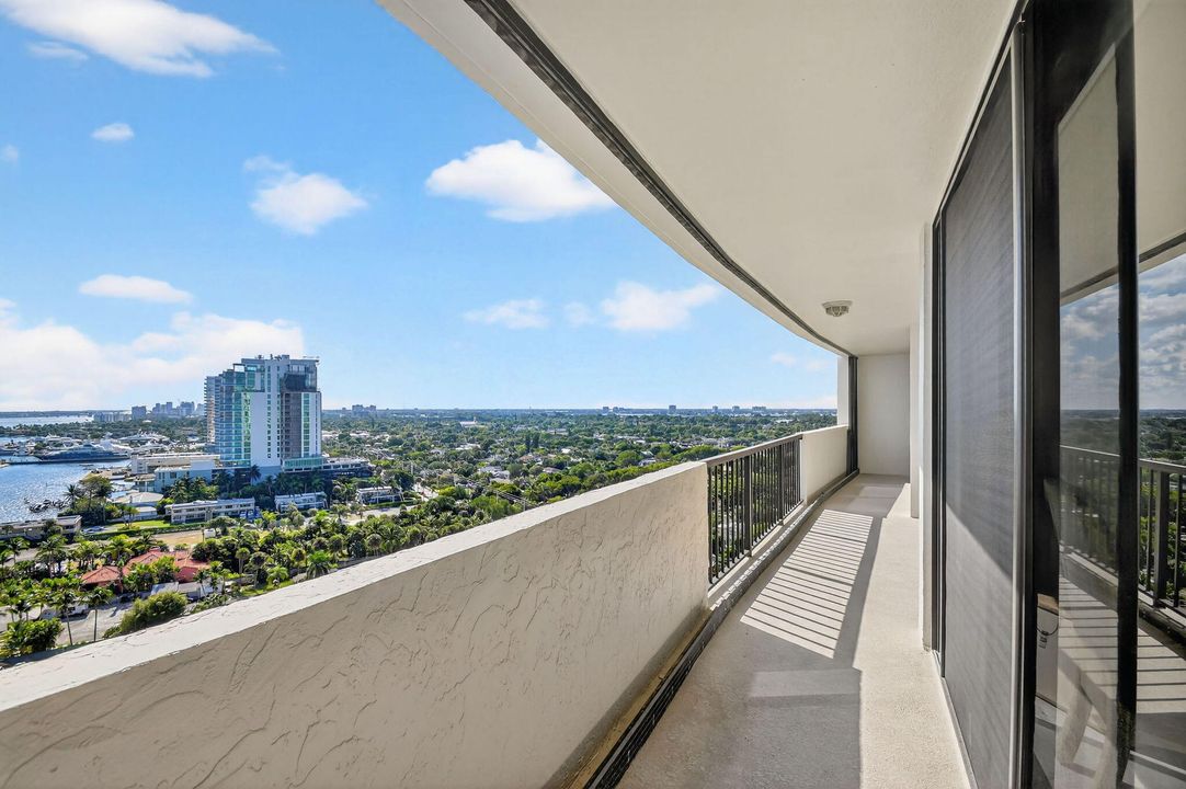 En Venta: $459,900 (2 camas, 2 baños, 1235 Pies cuadrados)