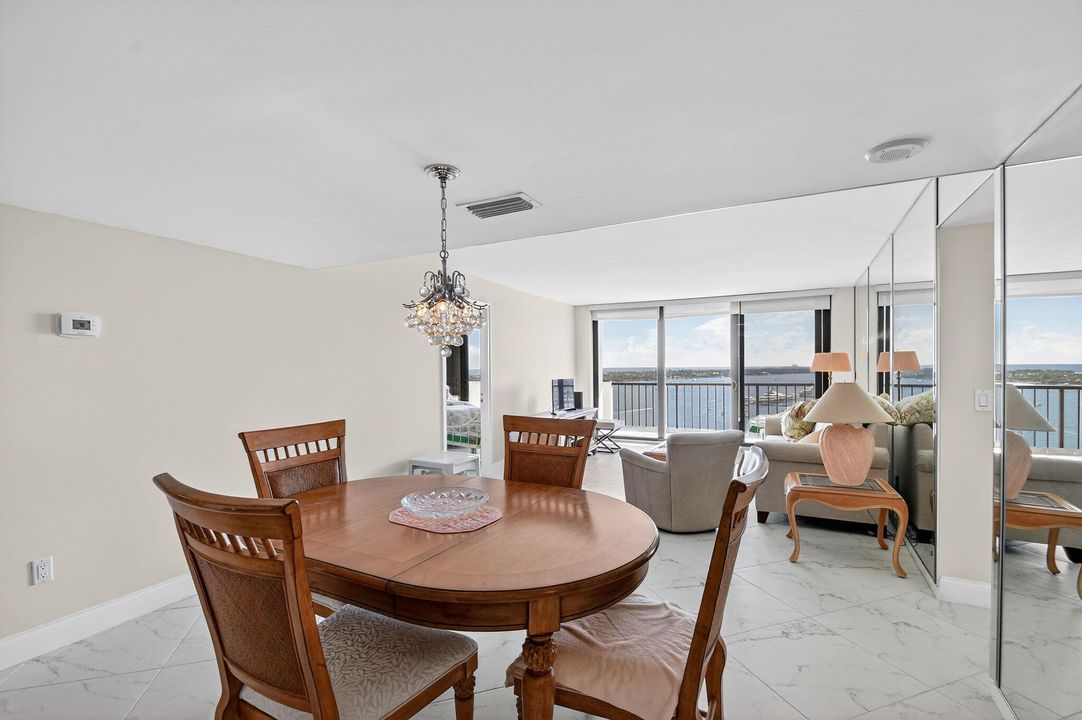 En Venta: $459,900 (2 camas, 2 baños, 1235 Pies cuadrados)