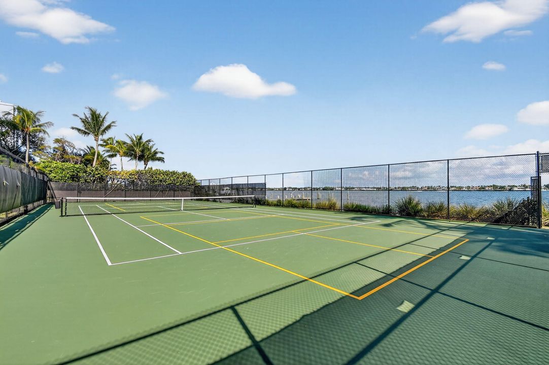 En Venta: $459,900 (2 camas, 2 baños, 1235 Pies cuadrados)