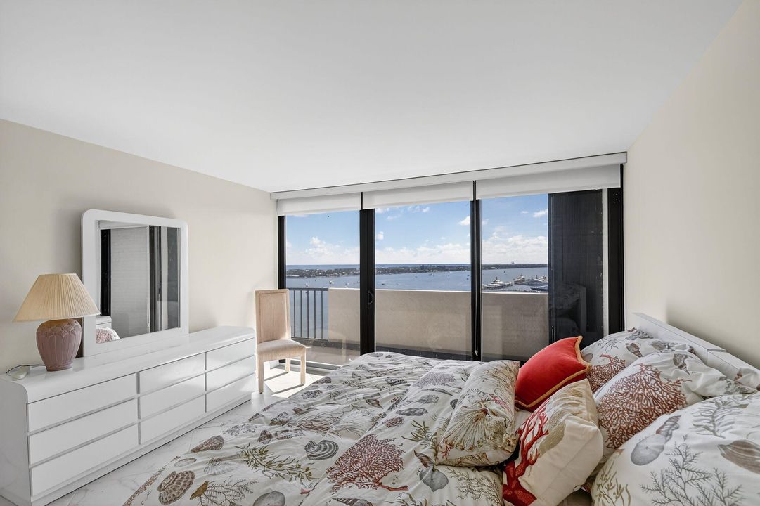 En Venta: $459,900 (2 camas, 2 baños, 1235 Pies cuadrados)