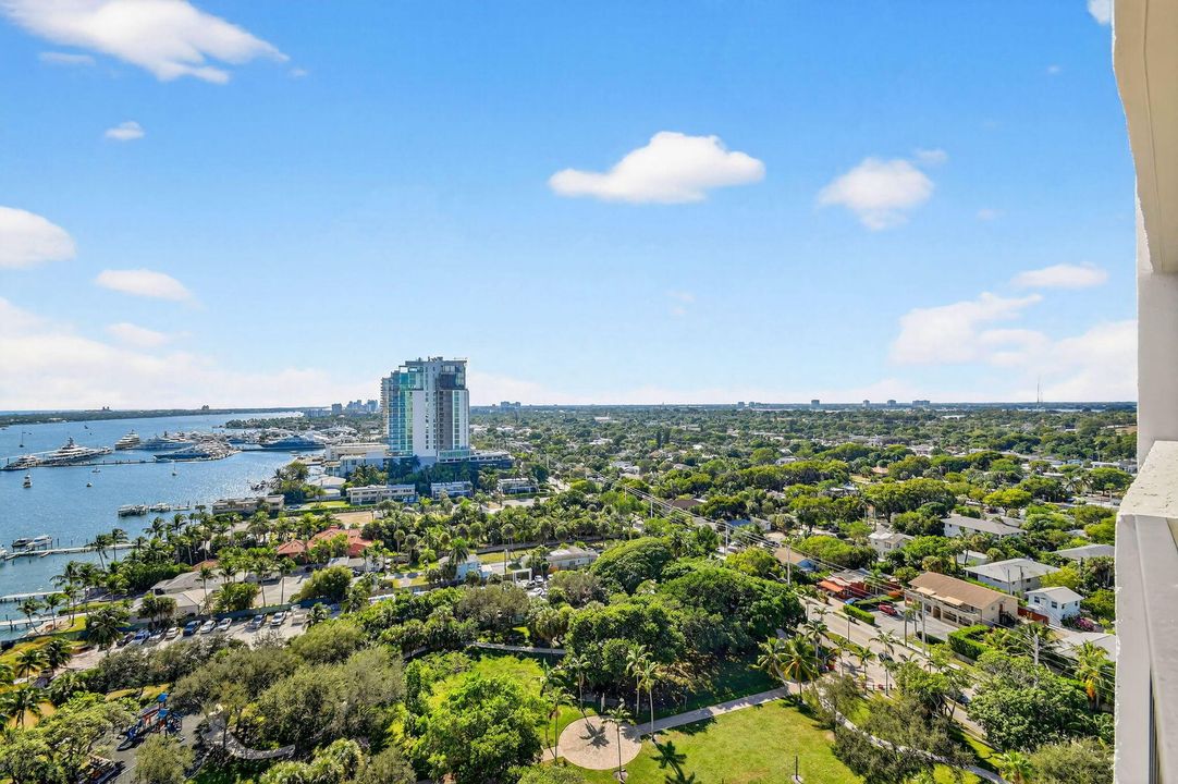 En Venta: $459,900 (2 camas, 2 baños, 1235 Pies cuadrados)