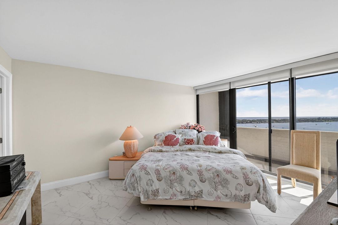 En Venta: $459,900 (2 camas, 2 baños, 1235 Pies cuadrados)