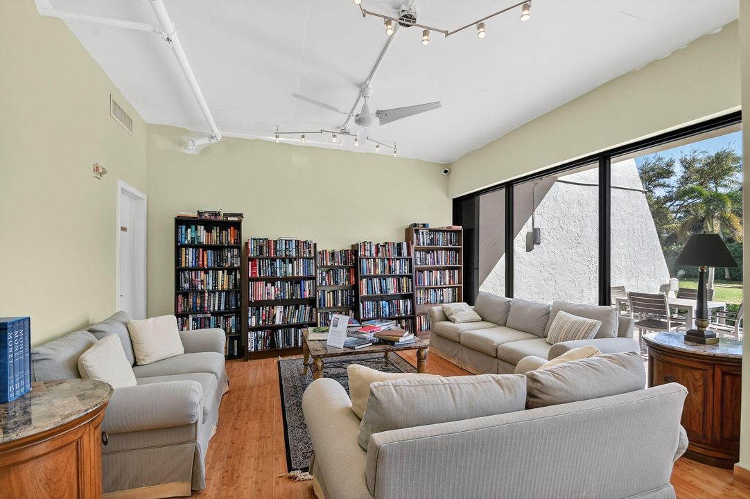 En Venta: $459,900 (2 camas, 2 baños, 1235 Pies cuadrados)