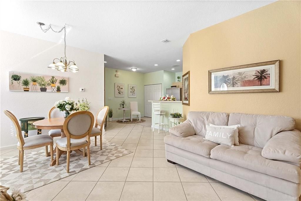 For Sale: $255,000 (3 beds, 2 baths, 1464 Square Feet)