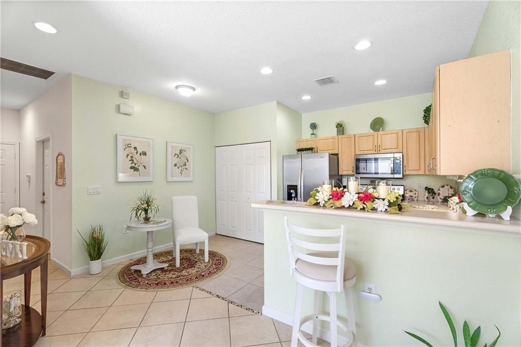 For Sale: $255,000 (3 beds, 2 baths, 1464 Square Feet)