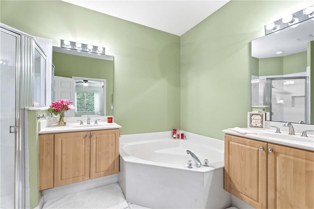 For Sale: $255,000 (3 beds, 2 baths, 1464 Square Feet)