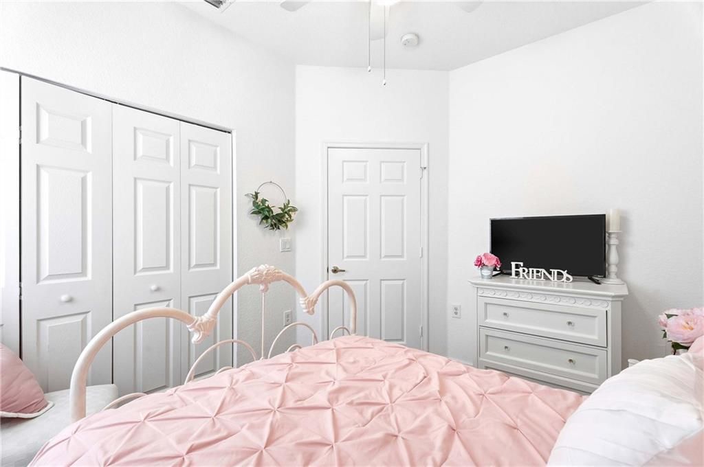 For Sale: $255,000 (3 beds, 2 baths, 1464 Square Feet)