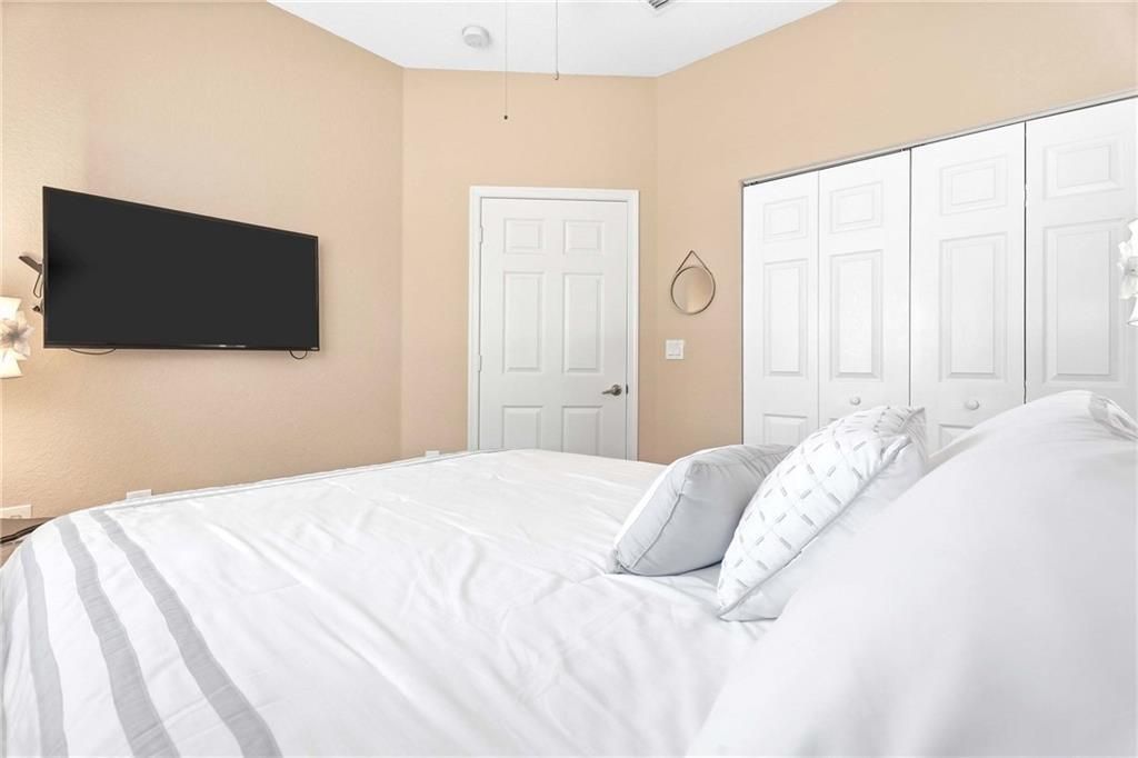 For Sale: $255,000 (3 beds, 2 baths, 1464 Square Feet)