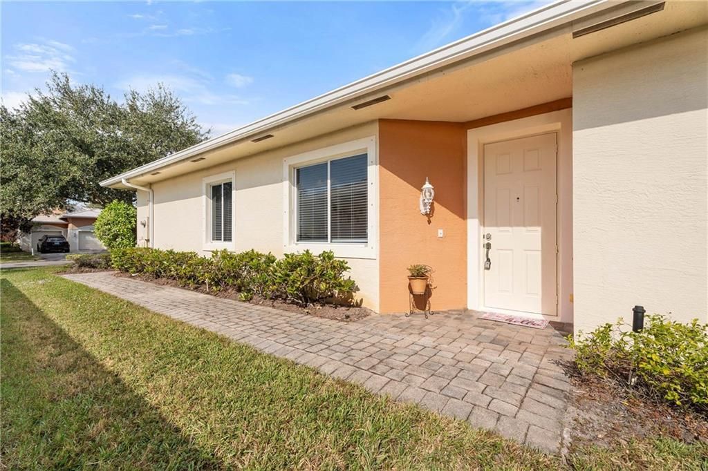 For Sale: $255,000 (3 beds, 2 baths, 1464 Square Feet)