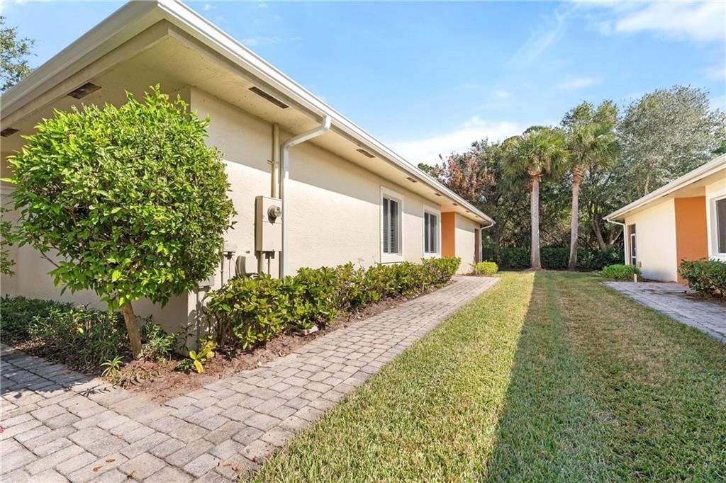 For Sale: $255,000 (3 beds, 2 baths, 1464 Square Feet)