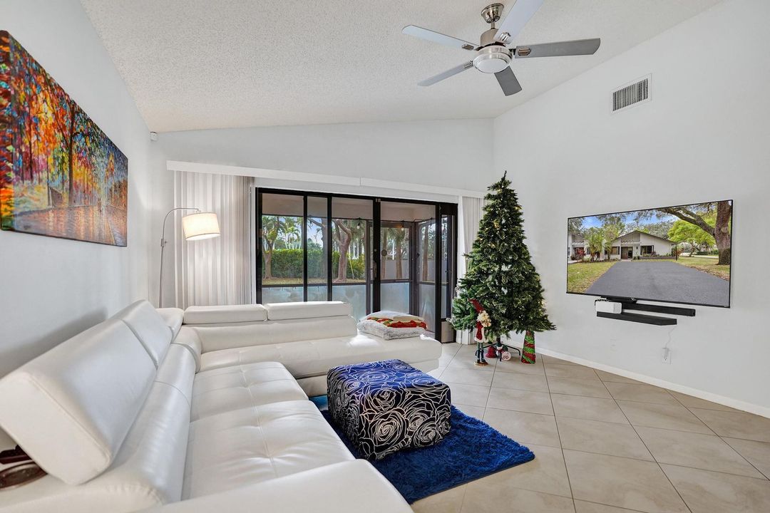 En Venta: $365,000 (2 camas, 2 baños, 1212 Pies cuadrados)